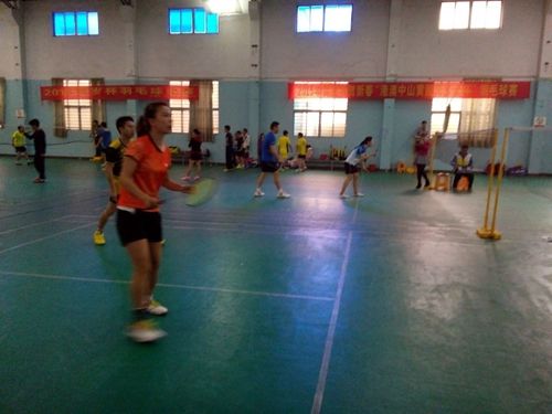 羽毛球公開(kāi)賽_副本.jpg