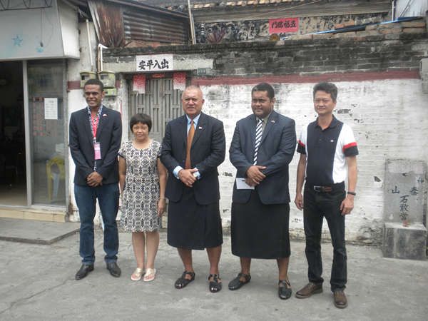 斐濟(jì)駐華大使訪校 2015-9-12 (1)_副本.jpg