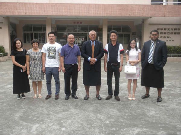 斐濟(jì)駐華大使訪校 2015-9-12 (9)_副本.jpg