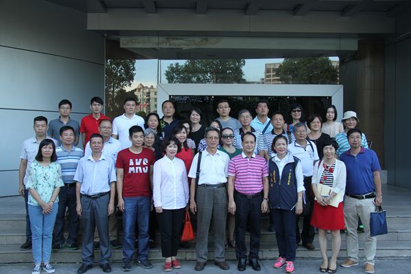 （放在圖片那頁）東區(qū)統(tǒng)僑辦熱情接待臺南市兩岸公共事務交流協(xié)會參訪團1_副本.jpg
