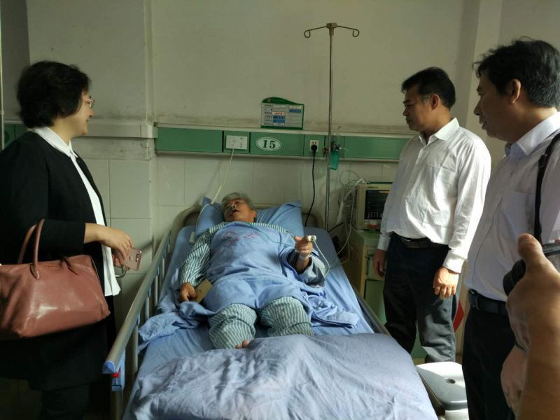 慰問困難歸僑王城.jpg