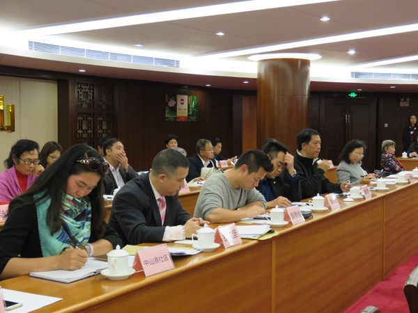 座談會(huì)現(xiàn)場(chǎng) (2)_副本.jpg