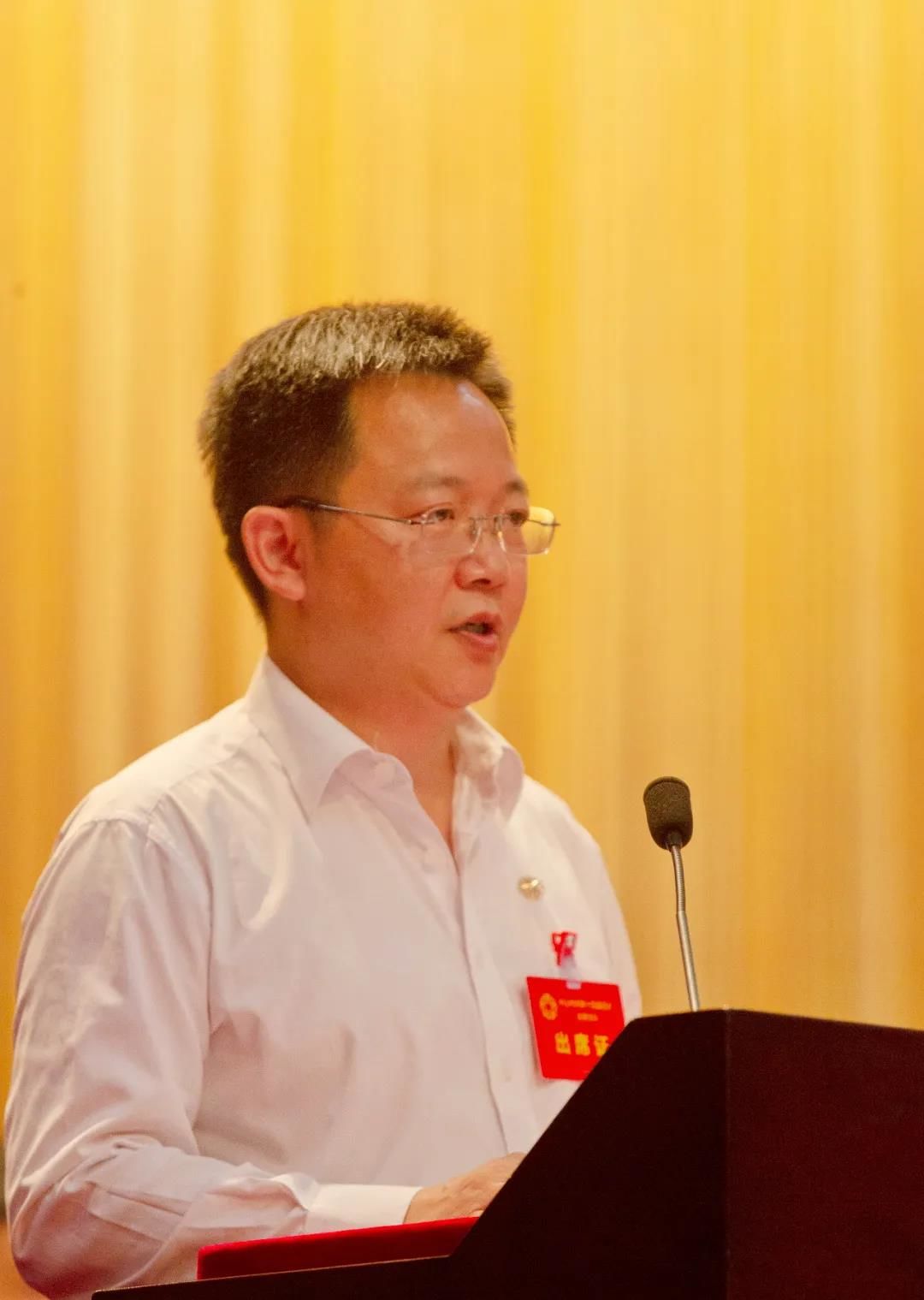 6月15日，中山市僑聯(lián)召開十四屆四次全委會(huì)議。市僑聯(lián)主席劉志巍作工作報(bào)告。.jpg