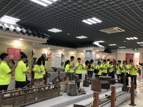 香港青年回鄉(xiāng)，深入了解家鄉(xiāng)的民俗文化。_調(diào)整大小.jpg