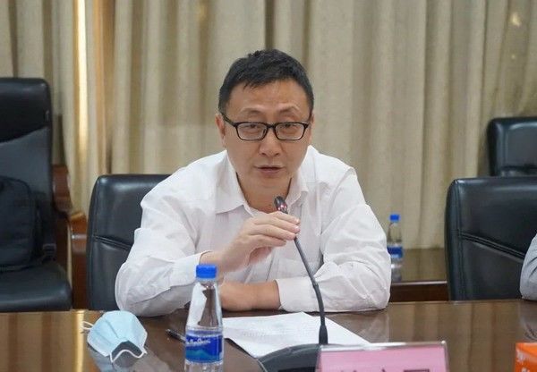 南頭鎮(zhèn)黨委書記徐寧軍_調(diào)整大小.jpg