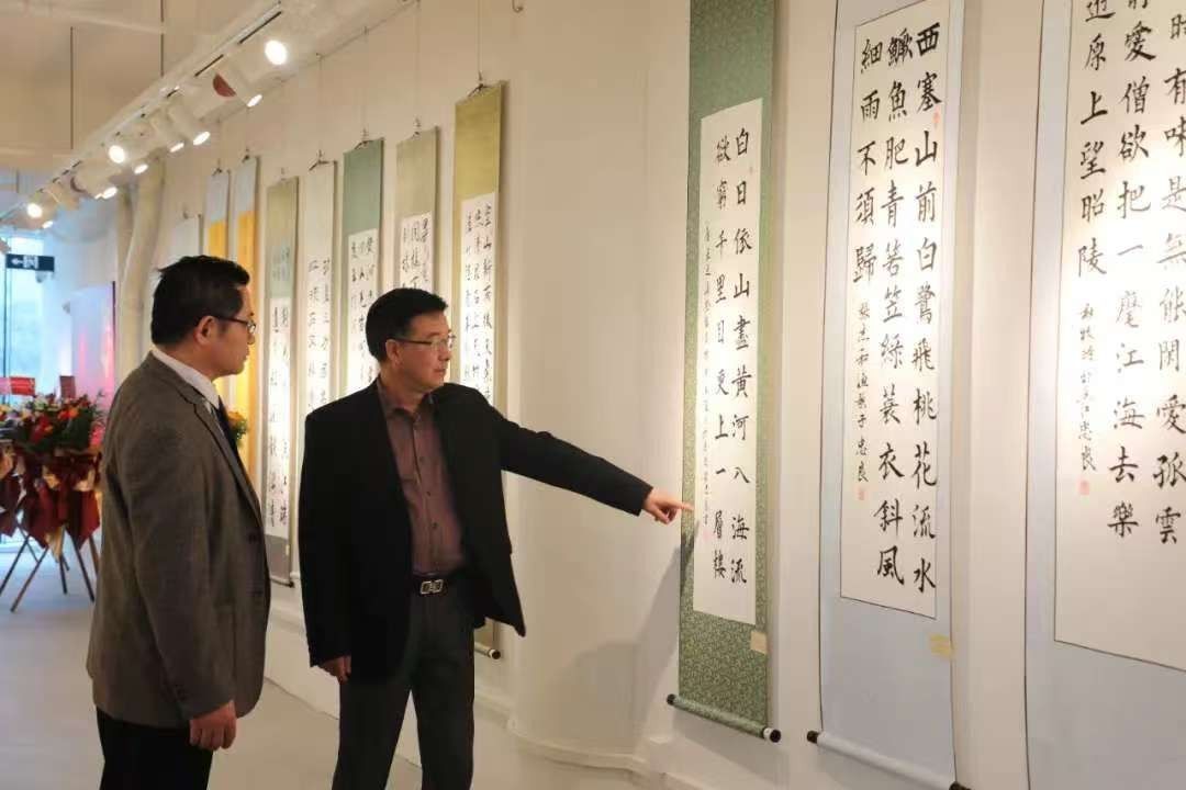 _cgi-bin_mmwebwx-bin_webwxgetmsgimg__&MsgID=706199