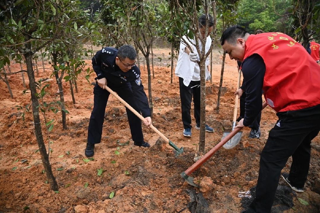 _cgi-bin_mmwebwx-bin_webwxgetmsgimg__&MsgID=595967